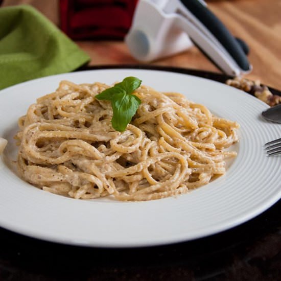 Linguine with Creamy Walnut Sauce