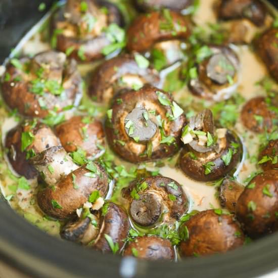 Slow Cooker Garlic Herb Mushrooms