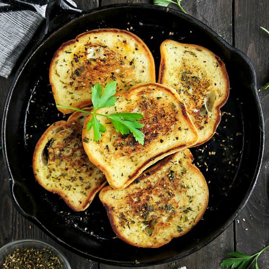 Skillet Toasted Garlic Bread