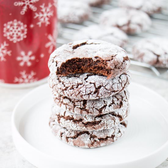 Easy Chocolate Crinkle Cookies