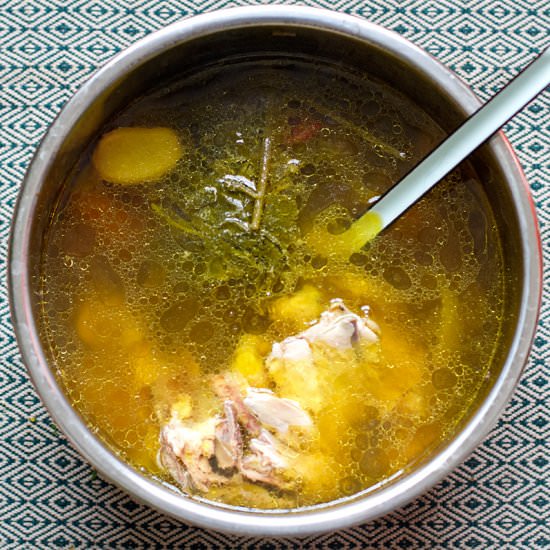 Hearty Chicken Bone Broth