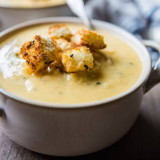 Cheddar Broccoli Soup with Croutons