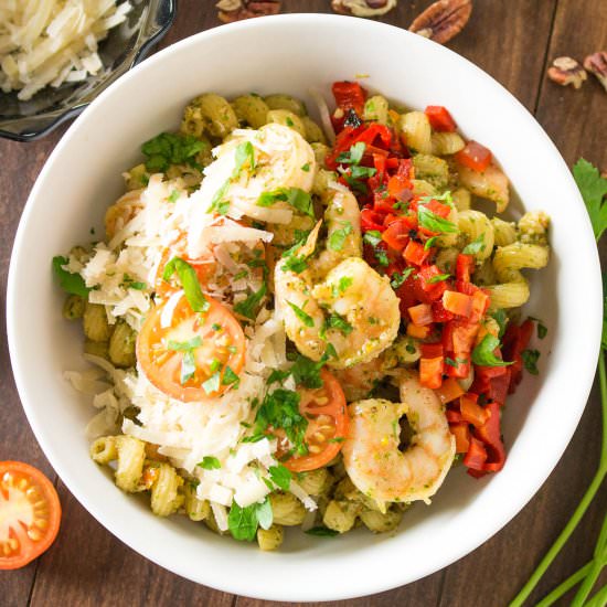 Pasta with Spinach-Pecan Pesto