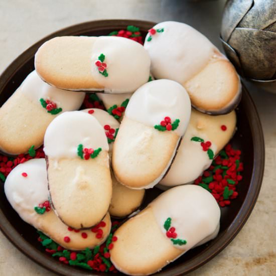 white chocolate dipped mint milanos