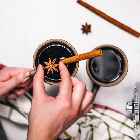 Mulled wine with star anise and lon