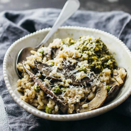 Pesto risotto with mushrooms