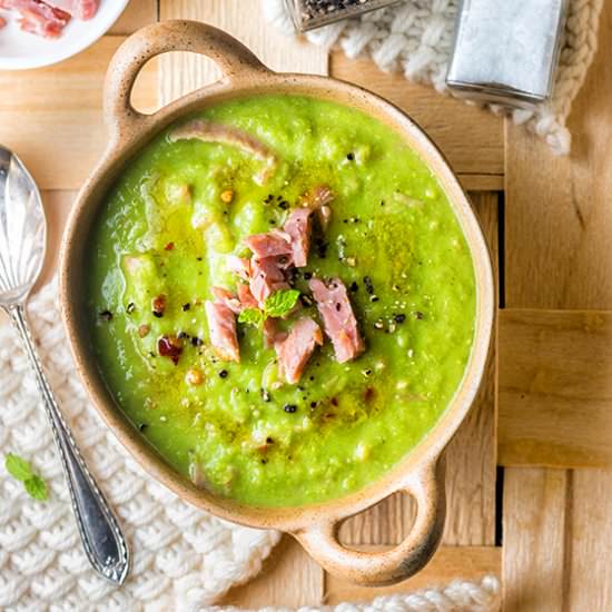 Minted pea and ham soup