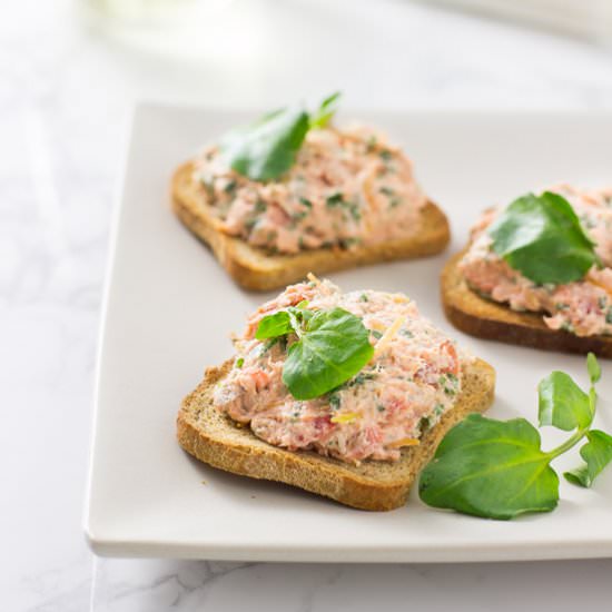 Smoked Salmon Salad on Toasts
