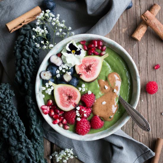 Vegan paleo kale smoothie