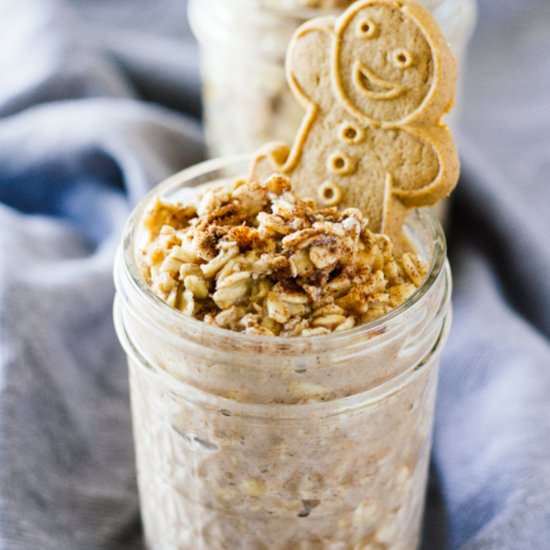 Gingerbread Cookie Overnight Oats