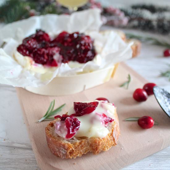 Baked Camembert Roasted Cranberries