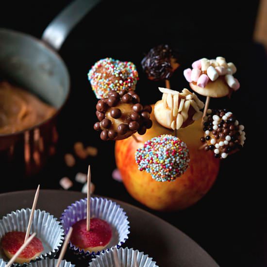 Apple date caramel bites
