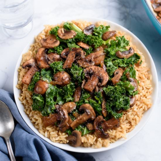 Mushrooms ‘n Kale over Brown Rice