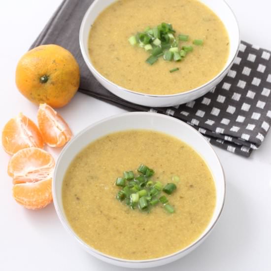 Roasted Garlic Cauliflower Soup