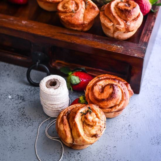 Strawberry, Thyme Caramel Brioche