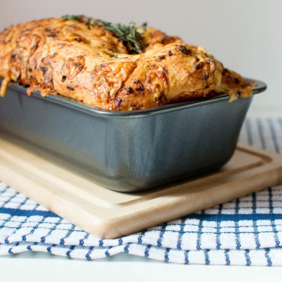 Tomato, Cheddar & Thyme Loaf