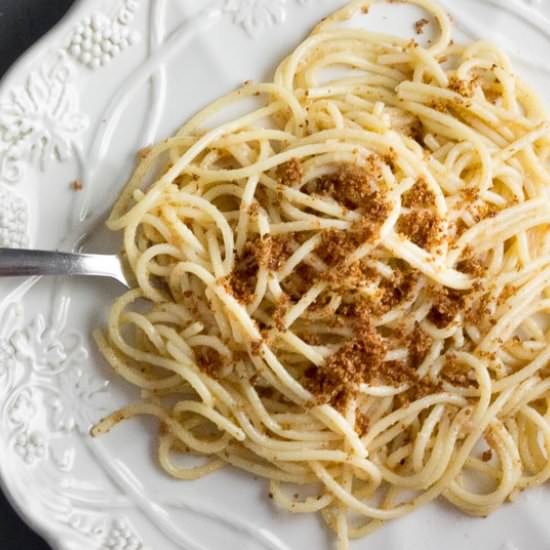 Spaghetti with Toasted Breadcrumbs
