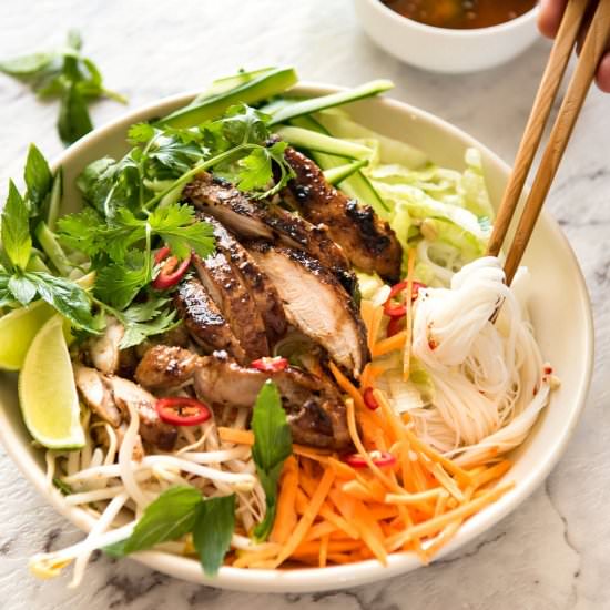 VIETNAMESE NOODLES WITH LEMONGRASS