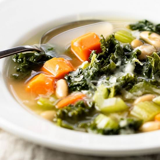 Veggie Soup with White Beans & Kale
