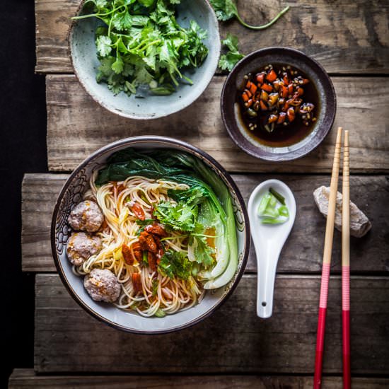 Chinese Meatballs Noodle Soup