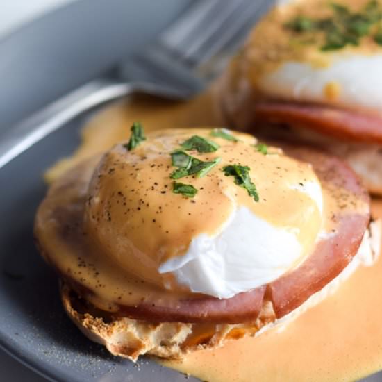 Easy Chipotle Eggs Benedict