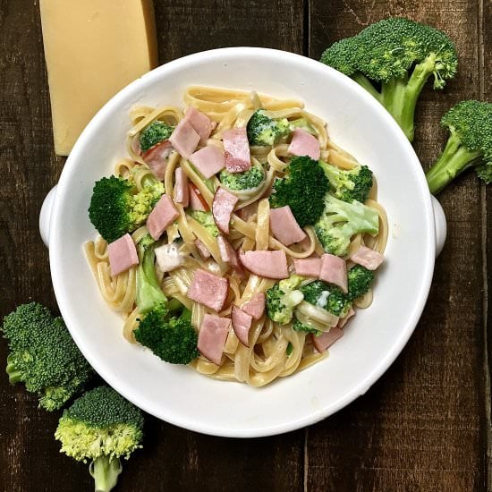 Easy Broccoli Fettuccine Alfredo