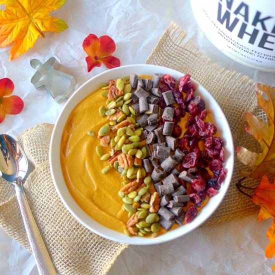 Pumpkin Gingerbread Smoothie Bowl