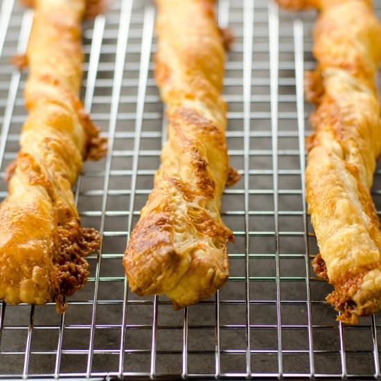 Easy Cheddar Cheese Straws