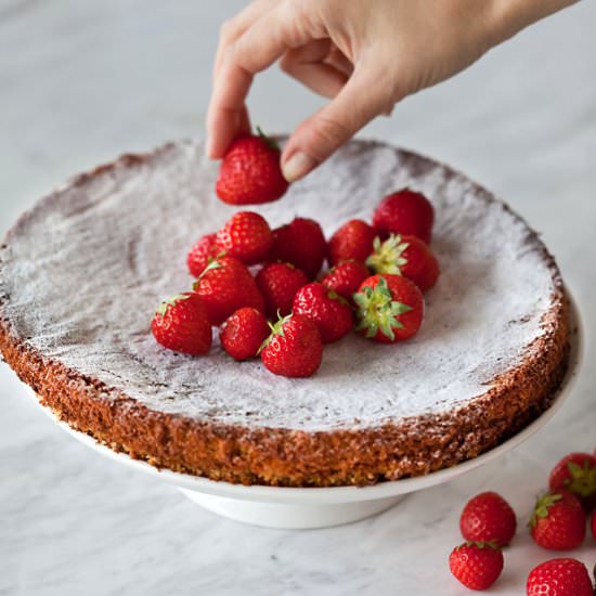 Spanish almond cake