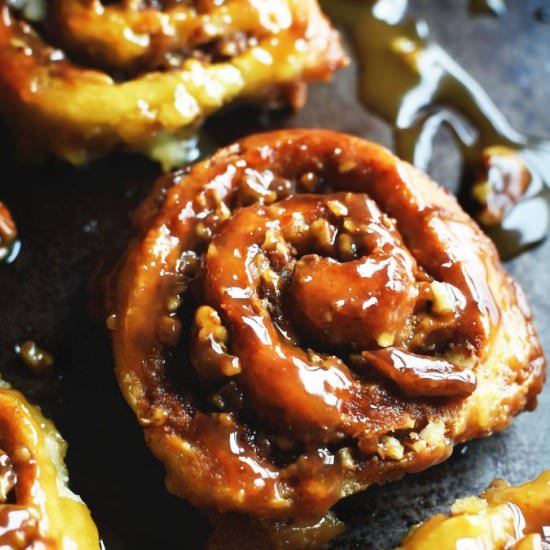 Low-Carb Caramel Pecan Sticky Buns