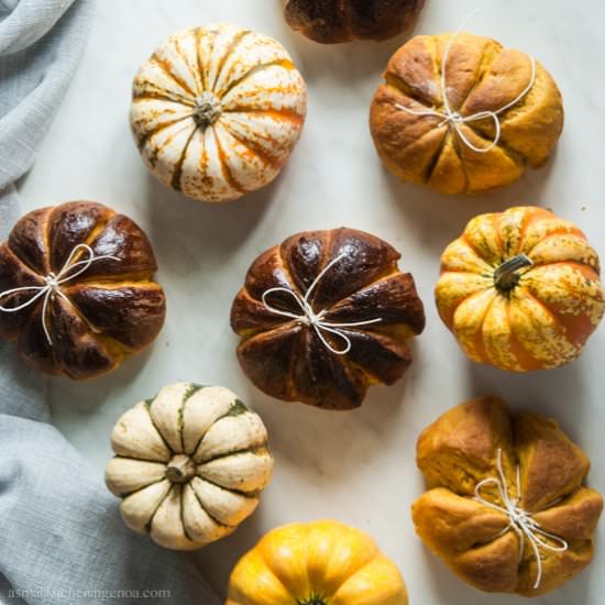 Pumpkin Buns