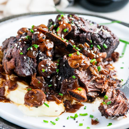 Crockpot Chocolate Beef Short Ribs