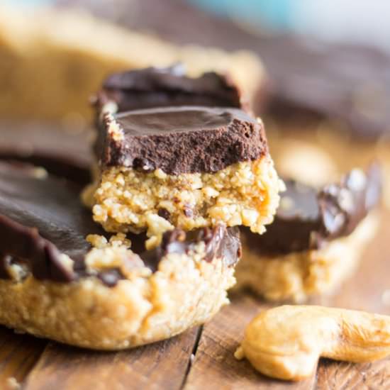 Chocolate Cashew Energy Bites