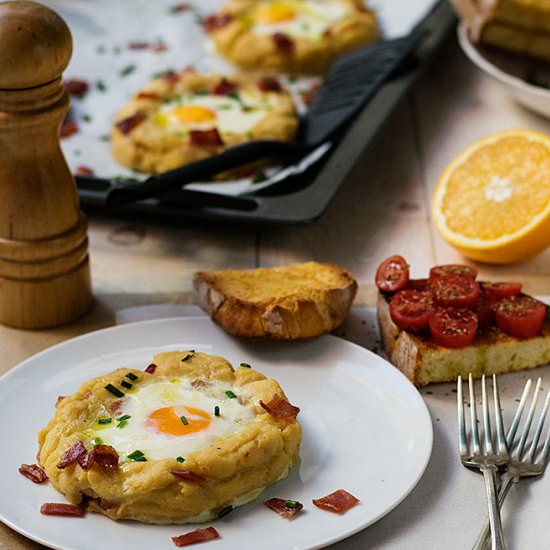 Baked eggs in potato nests