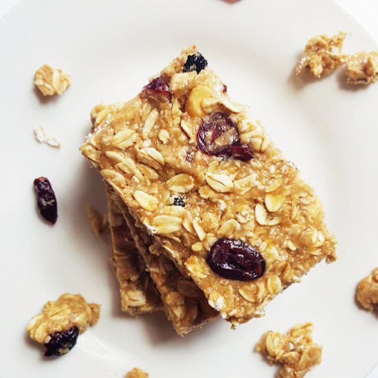 No-Bake Berry Granola Bars