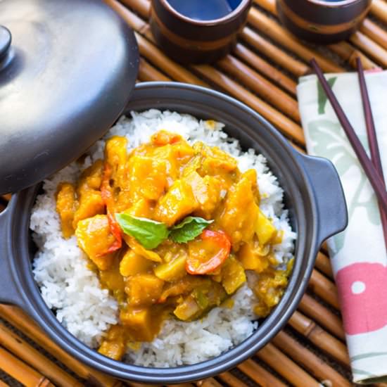 Steamed Rice with Red Curry Coconut