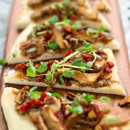 Quick Chanterelle Mushroom Pizza