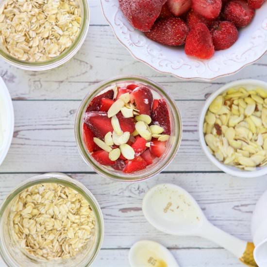 Strawberry Vanilla Overnight Oats