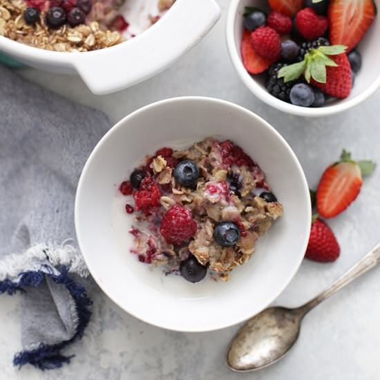 Baked Oatmeal with Mixed Berries