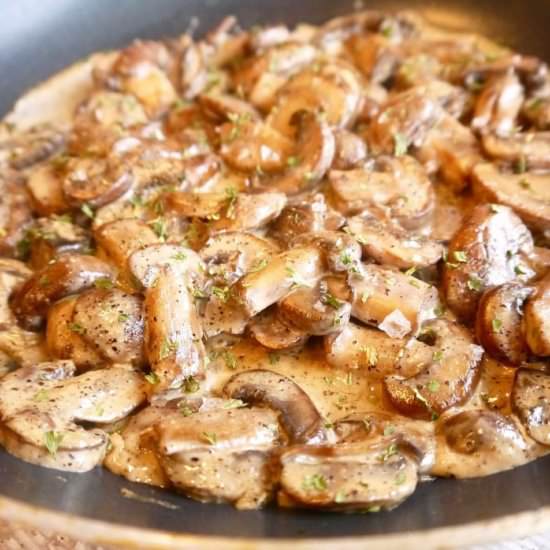 Creamy Black Pepper Paleo Mushrooms