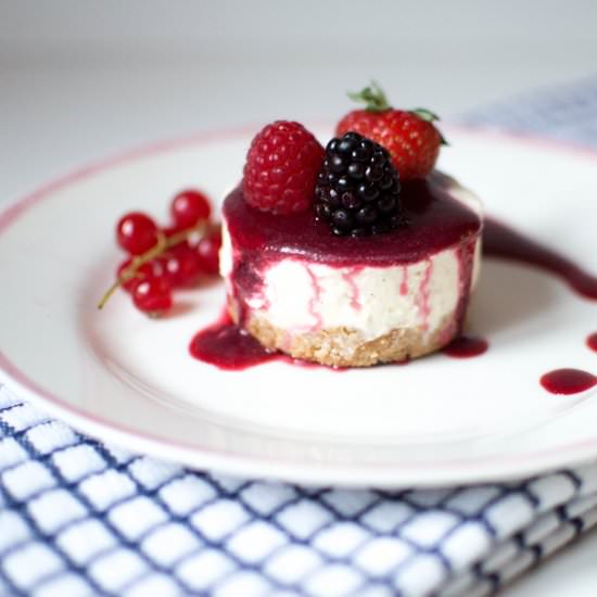 Mini Vanilla & Berry Cheesecakes