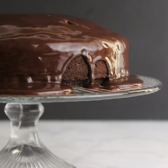 One-bowl vegan chocolate cake