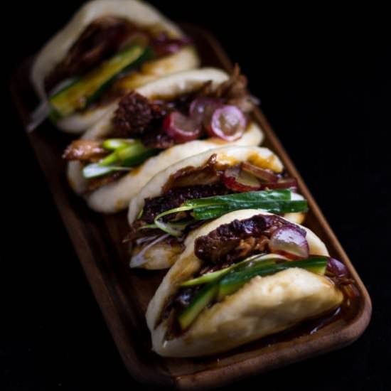 Steamed buns with duck