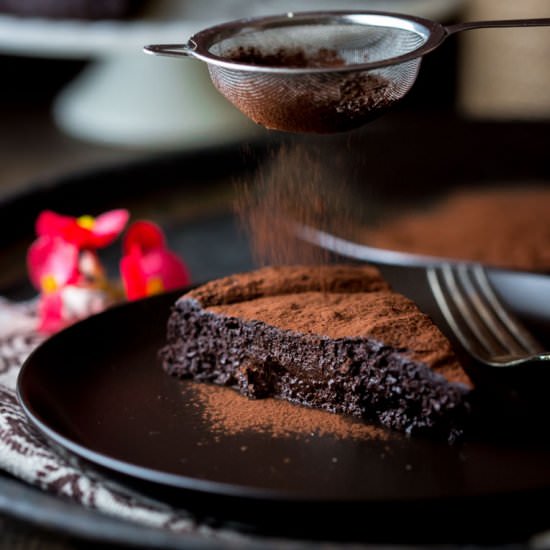 Skinny Flourless Chocolate Cake