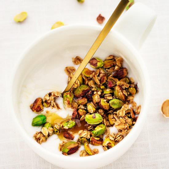 10-Minute Pistachio Granola