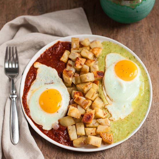 Huevos Divorciados + Salsa Verde
