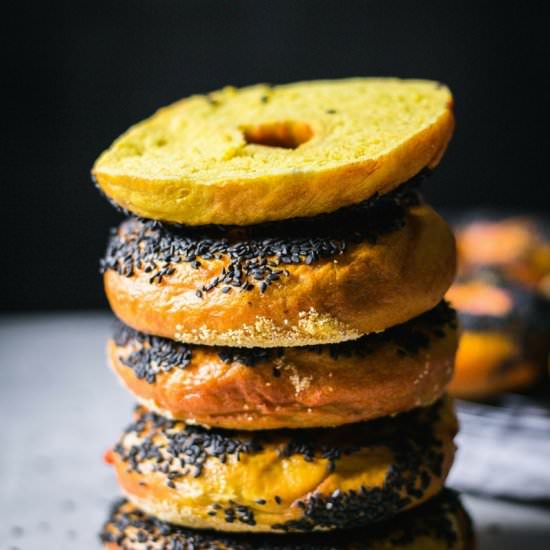 Black Sesame Covered Chewy Turmeric Bagels