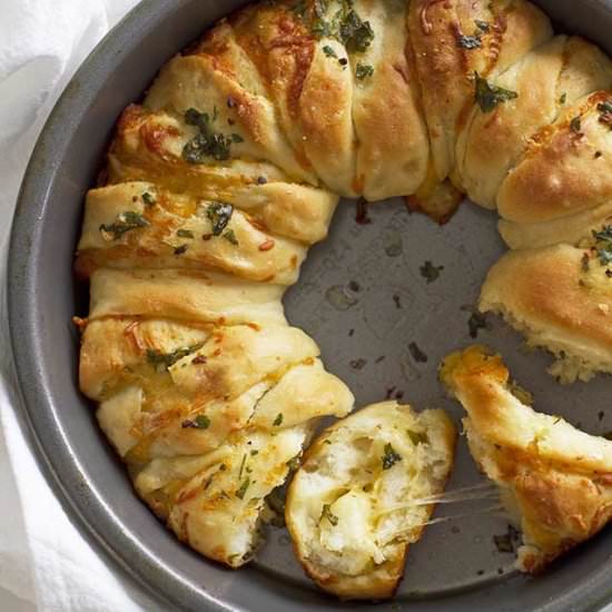 Cheesy Garlic Herb Pull Apart Bread