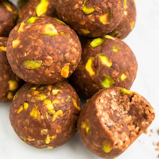 Chocolate Peanut Butter Energy Ball