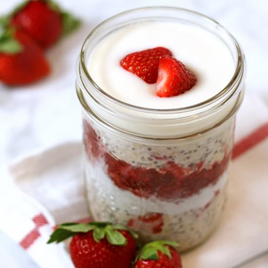 Strawberries & Cream Overnight Oats